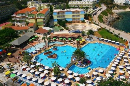Aquapark Eri Beach & Village Hotel, 