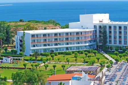 Eden Roc Resort Hotel & Bungalows ****, 