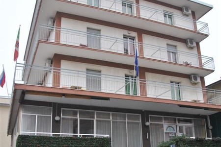 Hotel Nova Dhely, Dovolená Emilia Romagna Itálie Snídaně, Invia