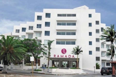 Ramada Cancun City, 