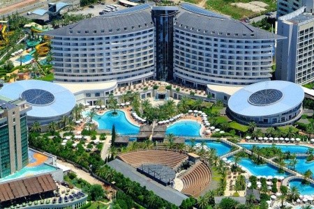 Royal Wings Hotel, Antalya na poslední chvíli, Invia
