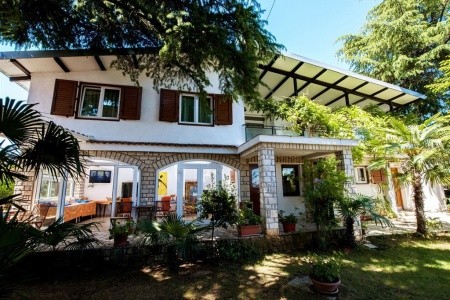Villa Ladavac, 