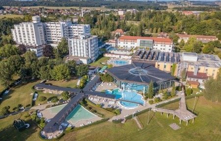 Izvir, Slovinské lázně, Invia