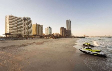 Ramada By Wyndham Beach, Ajman, Invia