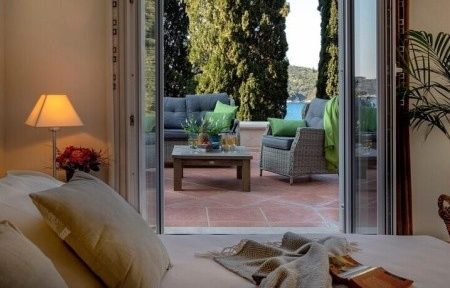 Luxury Beachfront Villa Dubrovnik Palace, Dubrovník, Invia