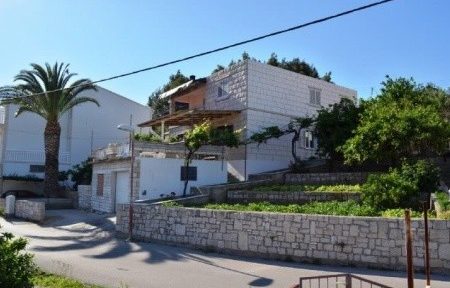 Apartmány 1355-1570, Korčula, Invia