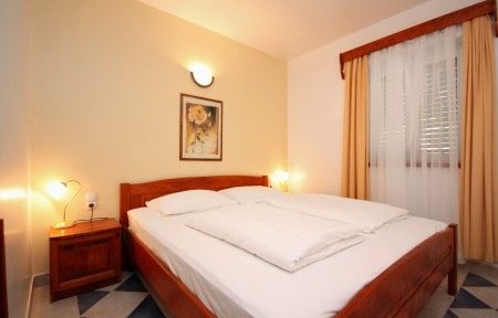 Apartmány 3298-608, Šibenik, Invia