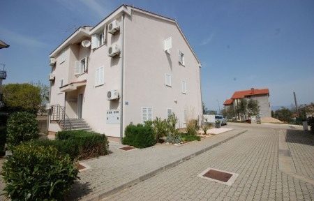 Apartmány 400-181, Krk, Invia