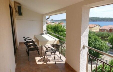Apartmány 3298-5825, Rab, Invia